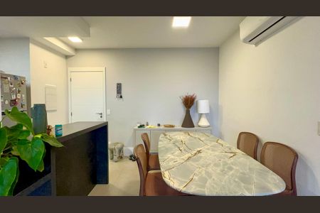 Apartamento à venda com 71m², 2 quartos e 1 vagaSala de Jantar
