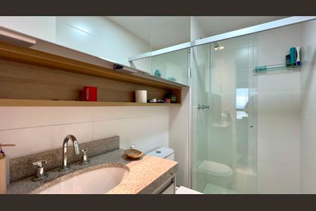 Apartamento à venda com 71m², 2 quartos e 1 vagaBanheiro