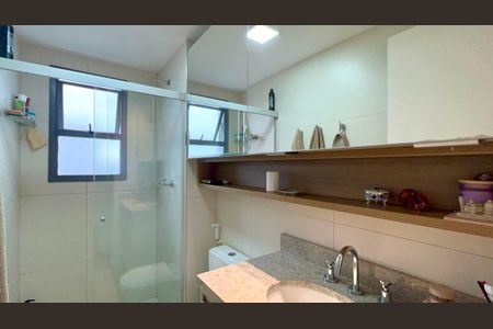 Apartamento à venda com 71m², 2 quartos e 1 vagaBanheiro da Suíte
