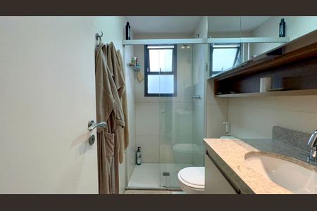 Apartamento à venda com 71m², 2 quartos e 1 vagaBanheiro da Suíte