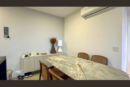 Apartamento à venda com 71m², 2 quartos e 1 vagaSala de Jantar