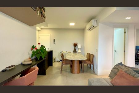 Apartamento à venda com 71m², 2 quartos e 1 vagaSala