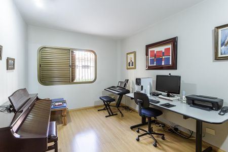 Apartamento à venda com 200m², 4 quartos e 2 vagas Apartamento à venda com 200m², 4 quartos e 2 vagasQuarto 2