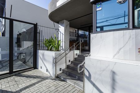 Apartamento à venda com 200m², 4 quartos e 2 vagas Apartamento à venda com 200m², 4 quartos e 2 vagasFachada