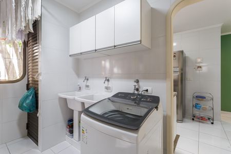 Apartamento à venda com 200m², 4 quartos e 2 vagas Apartamento à venda com 200m², 4 quartos e 2 vagasÁrea de Serviço