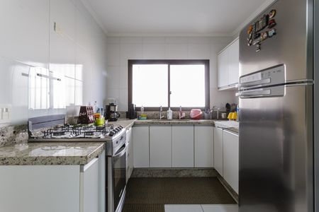 Apartamento à venda com 200m², 4 quartos e 2 vagas Apartamento à venda com 200m², 4 quartos e 2 vagasCozinha