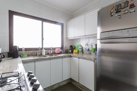 Apartamento à venda com 200m², 4 quartos e 2 vagas Apartamento à venda com 200m², 4 quartos e 2 vagasCozinha