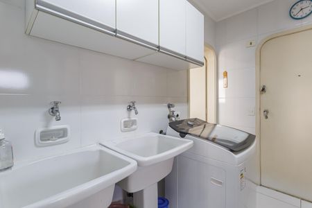 Apartamento à venda com 200m², 4 quartos e 2 vagas Apartamento à venda com 200m², 4 quartos e 2 vagasÁrea de Serviço