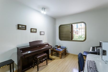 Apartamento à venda com 200m², 4 quartos e 2 vagas Apartamento à venda com 200m², 4 quartos e 2 vagasQuarto 2