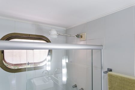 Apartamento à venda com 200m², 4 quartos e 2 vagas Apartamento à venda com 200m², 4 quartos e 2 vagasBanheiro da Suíte 2