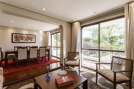 Apartamento à venda com 200m², 4 quartos e 2 vagas Apartamento à venda com 200m², 4 quartos e 2 vagasSala