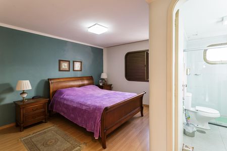 Apartamento à venda com 200m², 4 quartos e 2 vagas Apartamento à venda com 200m², 4 quartos e 2 vagasSuíte 2