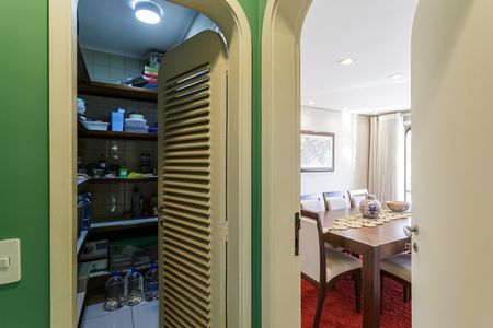 Apartamento à venda com 200m², 4 quartos e 2 vagas Apartamento à venda com 200m², 4 quartos e 2 vagasCozinha