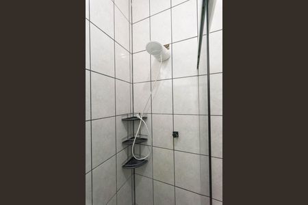 Banheiro de kitnet/studio para alugar com 1 quarto, 26m² em Vila Lemos, Campinas