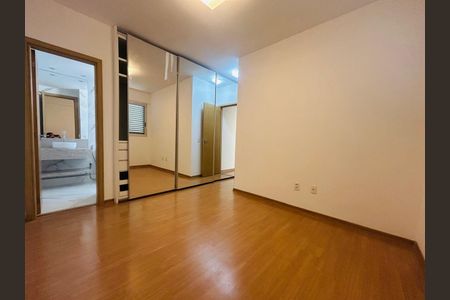 Apartamento para alugar com 115m², 4 quartos e 2 vagas