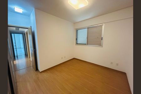 Apartamento para alugar com 115m², 4 quartos e 2 vagas