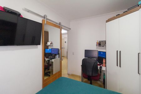 Quarto 2 de apartamento para alugar com 2 quartos, 47m² em Ayrosa, Osasco