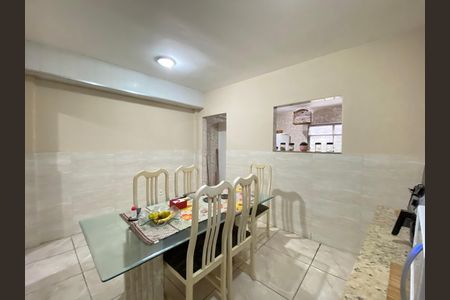 Casa à venda com 140m², 2 quartos e sem vaga