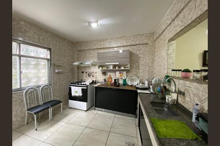 Casa à venda com 140m², 2 quartos e sem vaga
