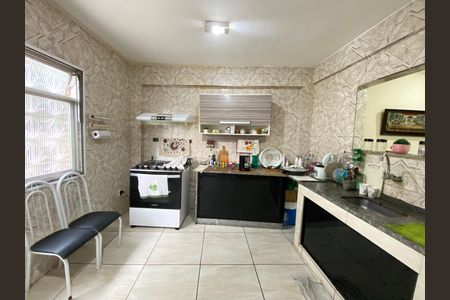 Casa à venda com 140m², 2 quartos e sem vaga