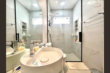Banheiro Social de casa à venda com 3 quartos, 500m² em Trevo, Belo Horizonte