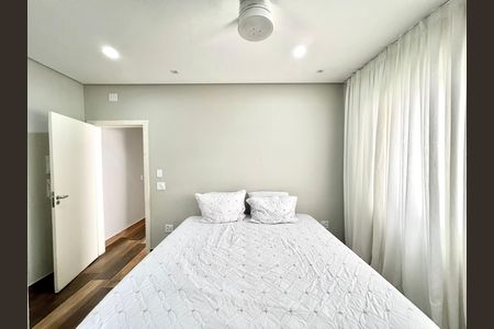 Casa à venda com 500m², 3 quartos e 5 vagas Casa à venda com 500m², 3 quartos e 5 vagasQuarto Suíte