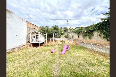 Quintal de casa à venda com 3 quartos, 500m² em Trevo, Belo Horizonte
