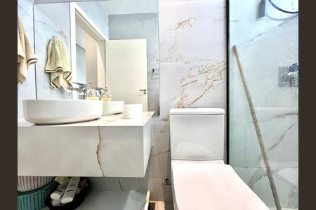 Casa à venda com 500m², 3 quartos e 5 vagas Casa à venda com 500m², 3 quartos e 5 vagasBanheiro Social
