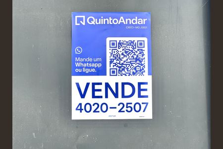 Casa à venda com 500m², 3 quartos e 5 vagas Casa à venda com 500m², 3 quartos e 5 vagasPlaca QuintoAndar