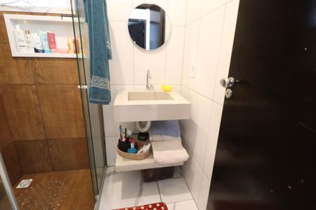 Casa de condomínio para alugar com 48m², 2 quartos e 2 vagasBanheiro Social