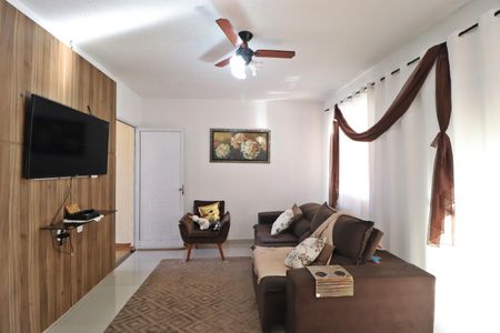 Sala de casa de condomínio para alugar com 2 quartos, 48m² em Aclimação, Uberlândia