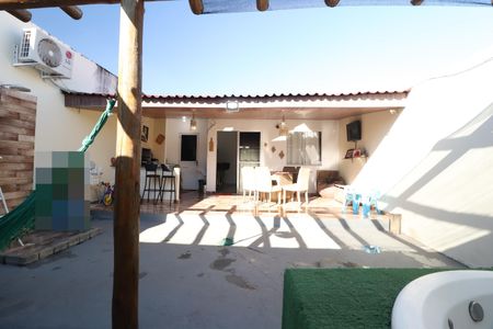 Casa de condomínio para alugar com 48m², 2 quartos e 2 vagasQuintal