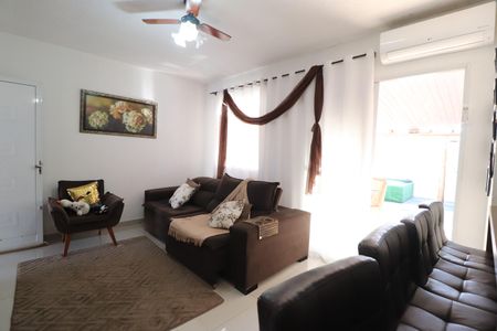 Casa de condomínio para alugar com 48m², 2 quartos e 2 vagasSala