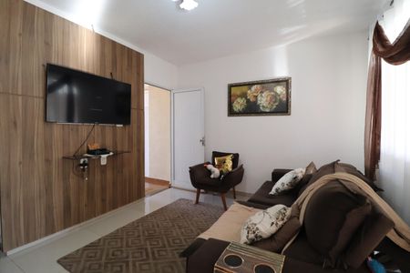 Sala de casa de condomínio para alugar com 2 quartos, 48m² em Aclimação, Uberlândia