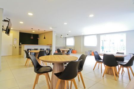 Apartamento para alugar com 52m², 2 quartos e 1 vaga Apartamento para alugar com 52m², 2 quartos e 1 vagaÁrea comum - Salão de festas