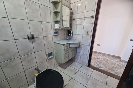 Casa à venda com 206m², 3 quartos e 2 vagas Casa à venda com 206m², 3 quartos e 2 vagasBanheiro 2