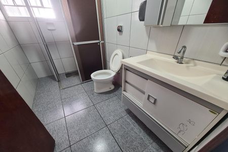 Casa à venda com 206m², 3 quartos e 2 vagas Casa à venda com 206m², 3 quartos e 2 vagasBanheiro 1