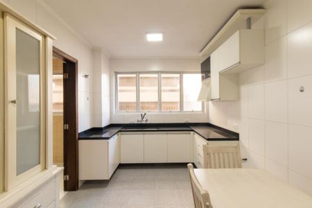 Apartamento à venda com 140m², 4 quartos e 2 vagas Apartamento à venda com 140m², 4 quartos e 2 vagasCozinha