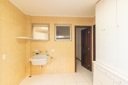 Apartamento à venda com 140m², 4 quartos e 2 vagas Apartamento à venda com 140m², 4 quartos e 2 vagasÁrea de Serviço