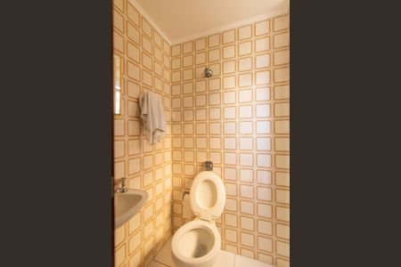 Apartamento à venda com 140m², 4 quartos e 2 vagas Apartamento à venda com 140m², 4 quartos e 2 vagasBanheiro de Serviço