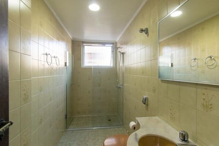 Apartamento à venda com 140m², 4 quartos e 2 vagas Apartamento à venda com 140m², 4 quartos e 2 vagasBAnheiro Social