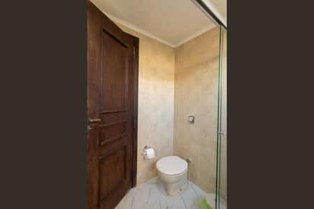 Apartamento à venda com 140m², 4 quartos e 2 vagas Apartamento à venda com 140m², 4 quartos e 2 vagasBanheiro da Suite