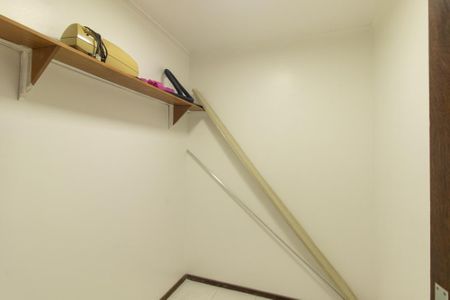 Apartamento à venda com 140m², 4 quartos e 2 vagas Apartamento à venda com 140m², 4 quartos e 2 vagasQuarto de Serviço