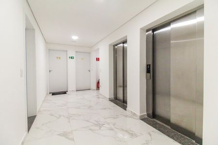 Apartamento à venda com 36m², 1 quarto e sem vaga Apartamento à venda com 36m², 1 quarto e sem vagaHall