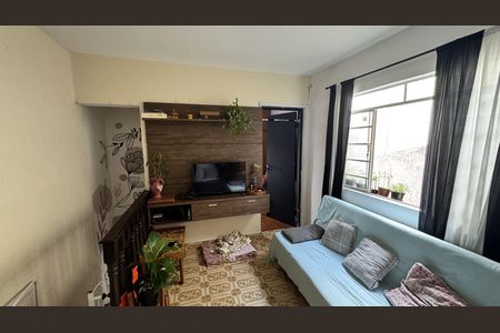 Casa à venda com 125m², 4 quartos e 2 vagas Casa à venda com 125m², 4 quartos e 2 vagasSala