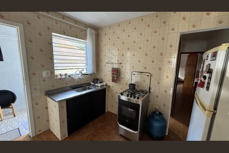 Casa à venda com 125m², 4 quartos e 2 vagas Casa à venda com 125m², 4 quartos e 2 vagasCozinha