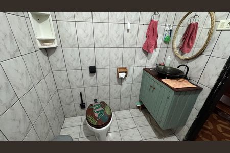 Casa à venda com 125m², 4 quartos e 2 vagas Casa à venda com 125m², 4 quartos e 2 vagasBanheiro