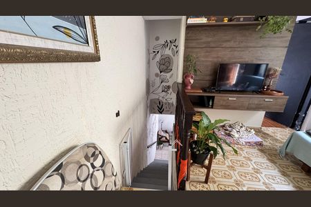 Casa à venda com 125m², 4 quartos e 2 vagas Casa à venda com 125m², 4 quartos e 2 vagasSala