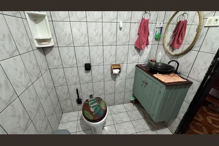 Casa à venda com 125m², 4 quartos e 2 vagas Casa à venda com 125m², 4 quartos e 2 vagasBanheiro