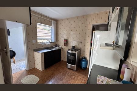 Casa à venda com 125m², 4 quartos e 2 vagas Casa à venda com 125m², 4 quartos e 2 vagasCozinha